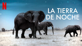 La Tierra de noche (2020)